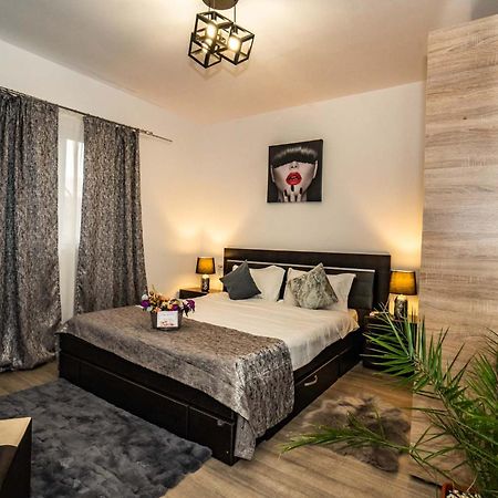 מלון Casa Del Flor קוסטינסטי מראה חיצוני תמונה