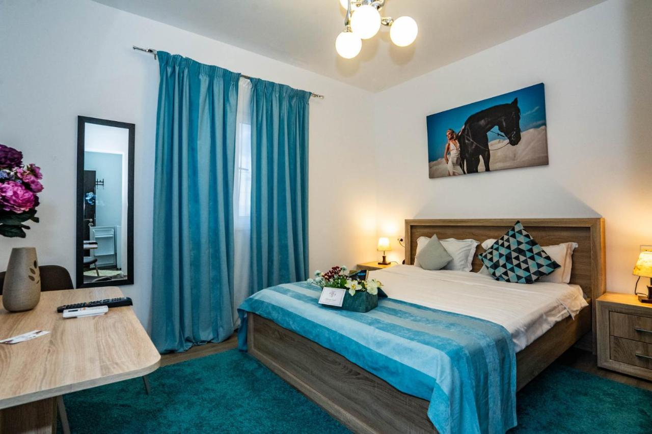 מלון Casa Del Flor קוסטינסטי מראה חיצוני תמונה