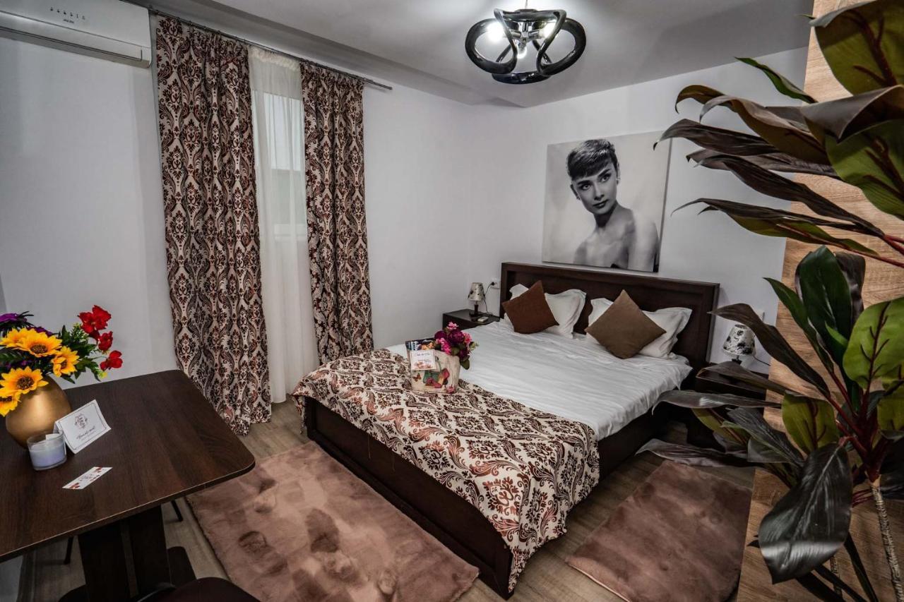 מלון Casa Del Flor קוסטינסטי מראה חיצוני תמונה