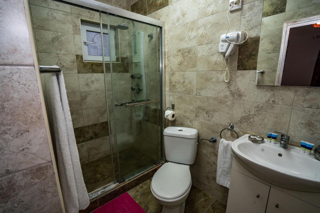 מלון Casa Del Flor קוסטינסטי מראה חיצוני תמונה