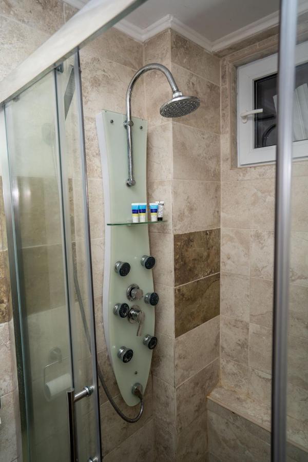 מלון Casa Del Flor קוסטינסטי מראה חיצוני תמונה