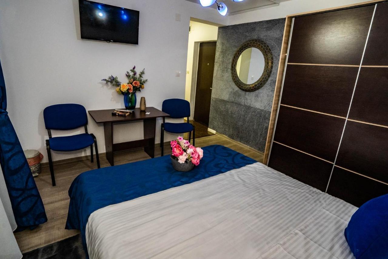 מלון Casa Del Flor קוסטינסטי מראה חיצוני תמונה