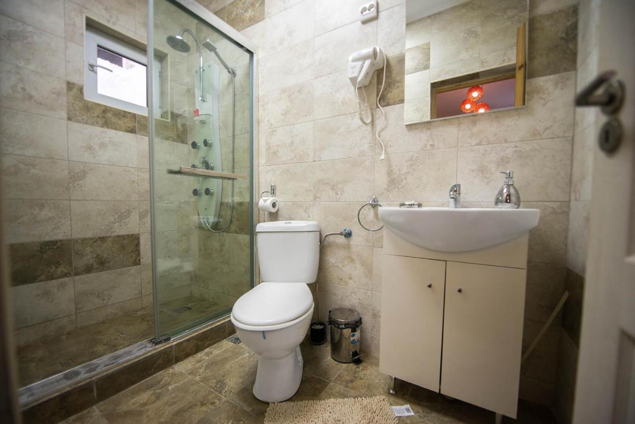 מלון Casa Del Flor קוסטינסטי מראה חיצוני תמונה