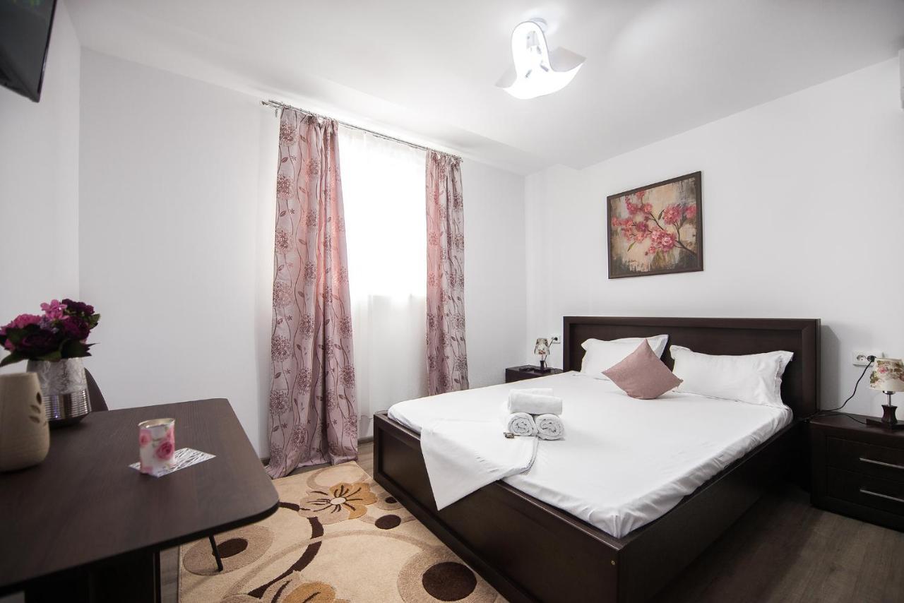 מלון Casa Del Flor קוסטינסטי מראה חיצוני תמונה
